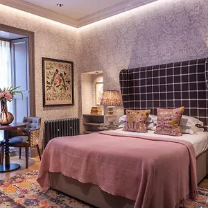4* Hotel The Raeburn