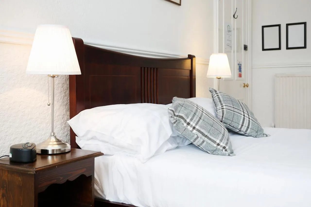 Emmaus Guest House 爱丁堡 3*,